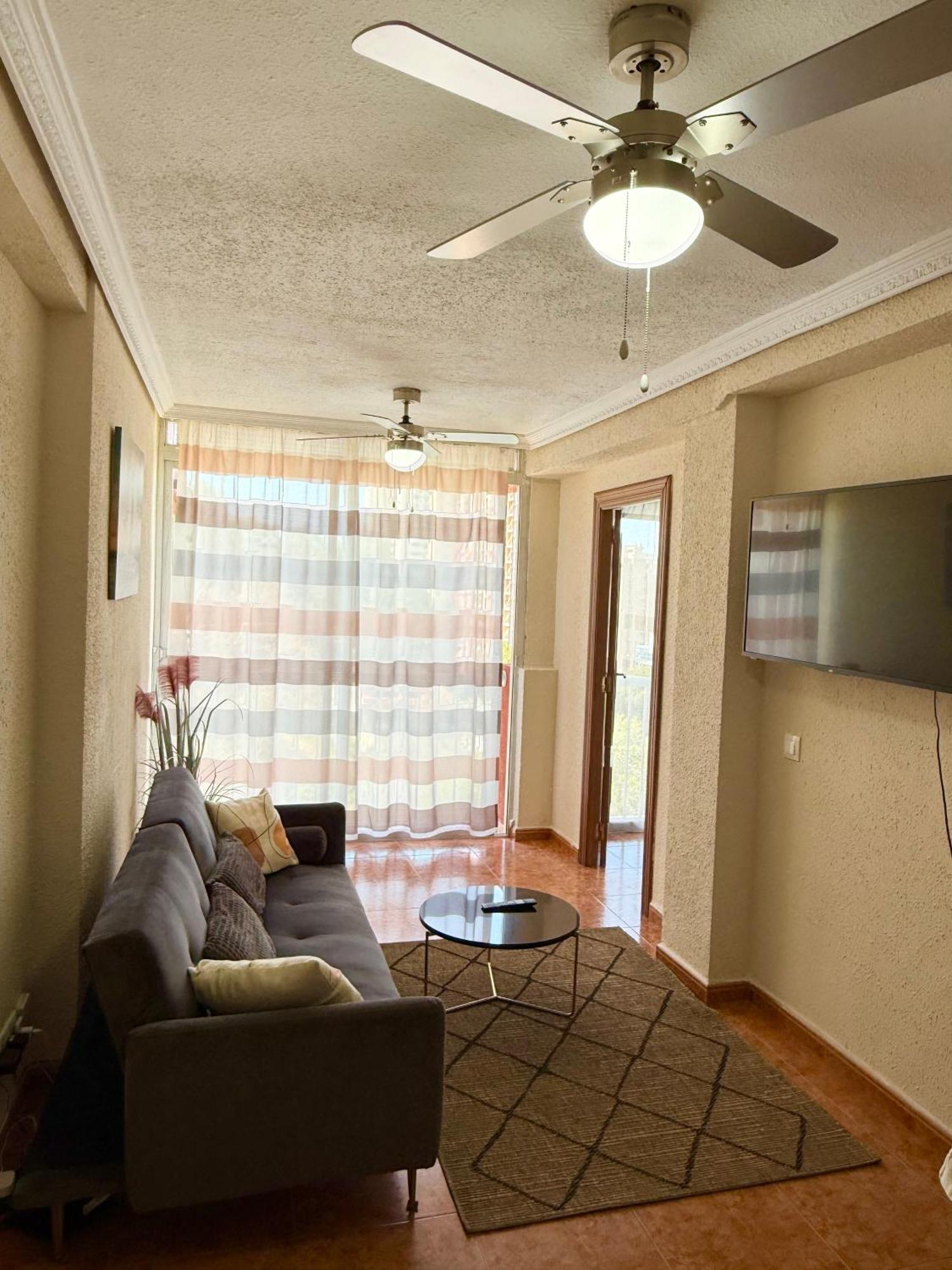 2 Bedroom Levante Beach Benidorm Buitenkant foto